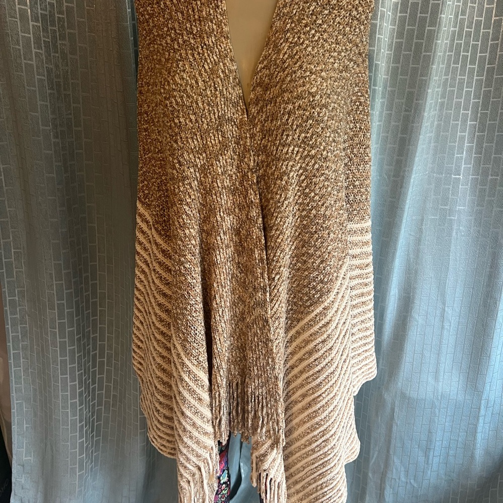 Pretty Persuasions Tan and Cream Knit Poncho
